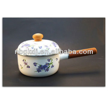 enamel kitchenware with wooden knob and handle